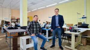 Бізнес у прифронтовому Запоріжжі: як Юрій Русанов і Роман Левицький створили виробництво спорядження та одягу для військових
