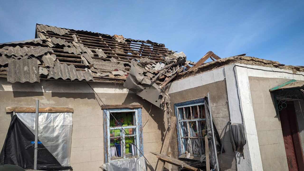 Зруйновано будинки та склади: наслідки ворожих ударів по Запорізькій області, — ФОТО