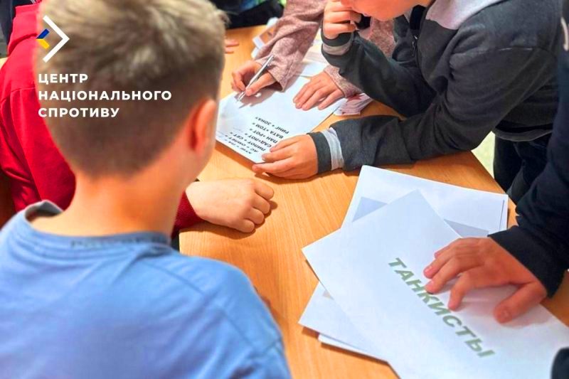 До «9 травня» загарбники влаштували курс пропаганди для школярів на тимчасово окупованій території 