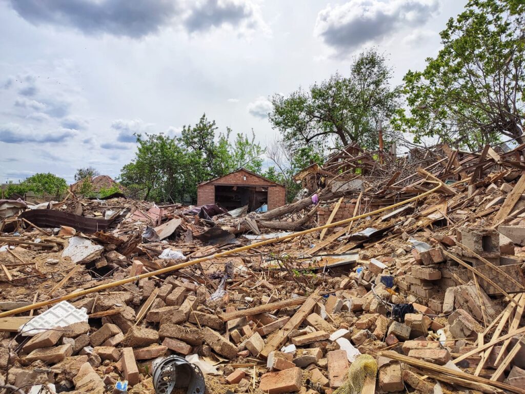 Зруйнований будинок в Оріхові. Фото Єва Миронова