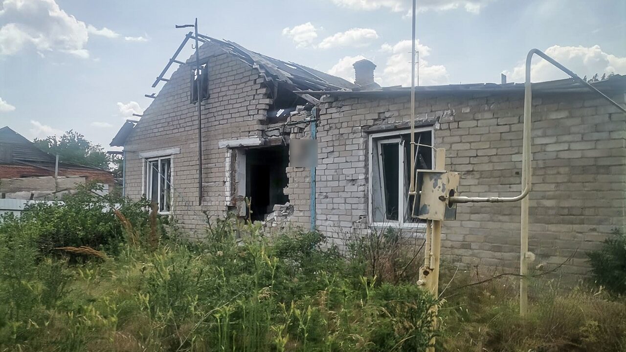 На выходных россияне нанесли почти 800 ударов по Запорожской области: разрушены жилые дома, – ФОТО