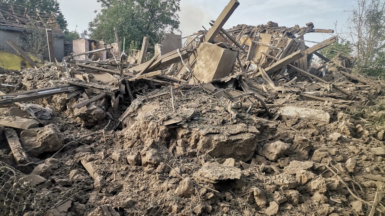 Враг ударил по жилым домам в Запорожской области: последствия обстрела показали правоохранители, - ФОТО