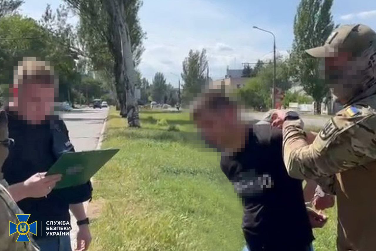 В Запорожье задержан сотрудник промпредприятия, который должен был передать оккупантам координаты оборонных объектов