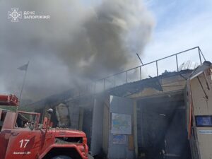 Вранці ворог завдав прямий удар по пожежній частині в Запорізькій області, - ФОТО