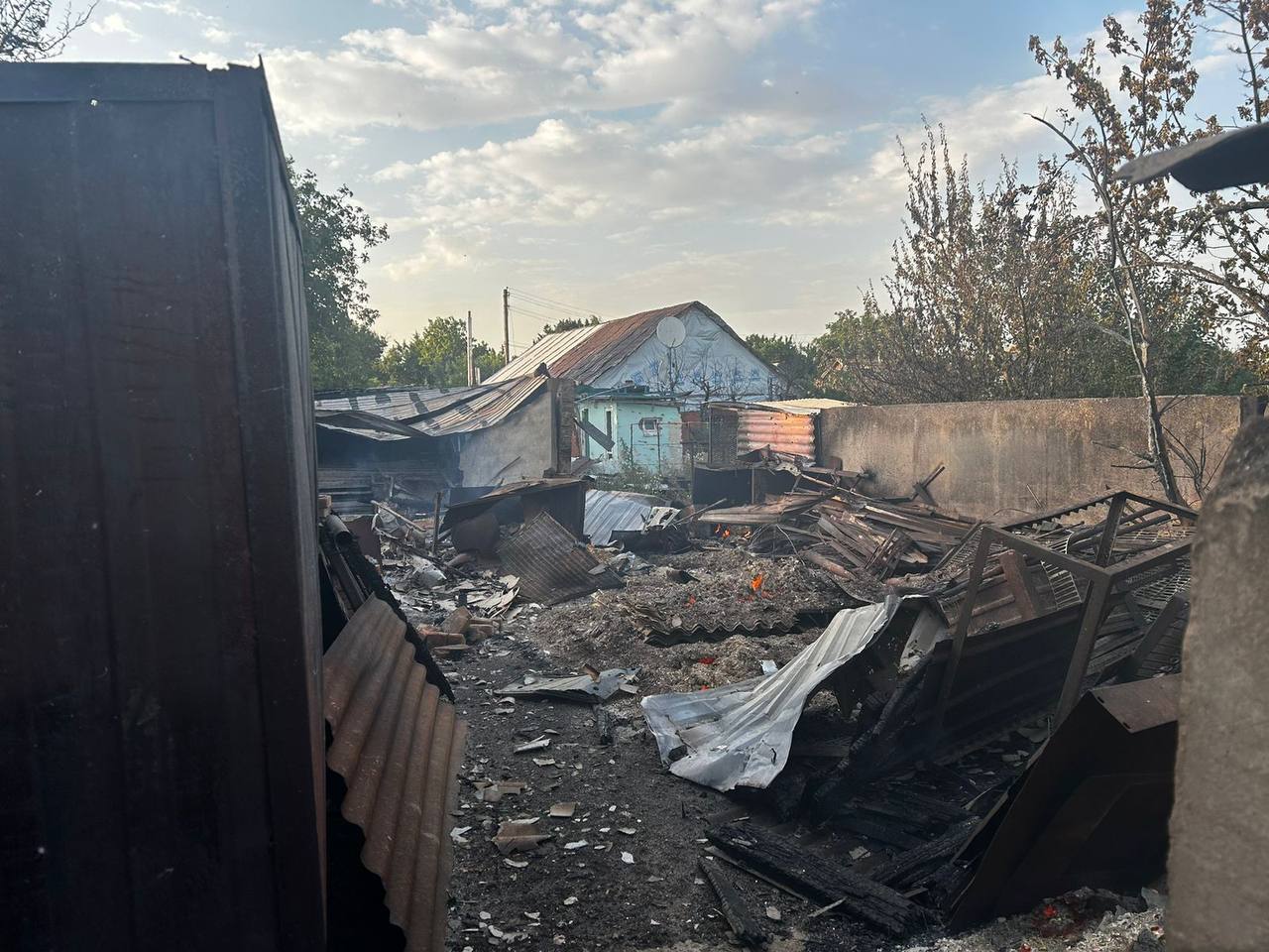 Зруйновано будинки людей: ворог гатив по Запорізькій області з артилерії та авіації