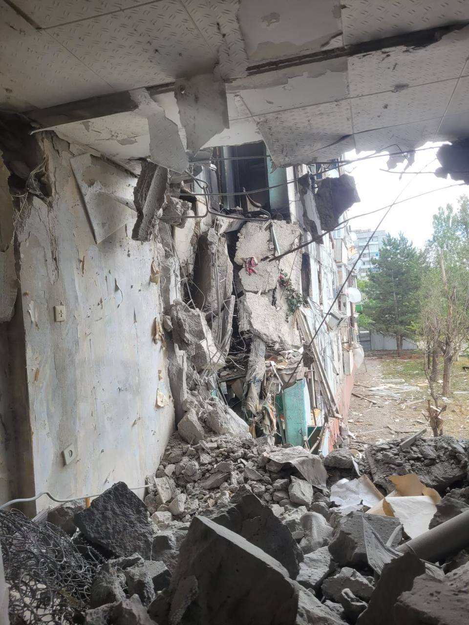 Разрушены 16 домов: враг нанес 395 ударов по Запорожской области