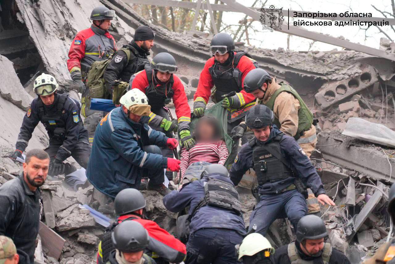 Удар по Запорожью: известно о шести пострадавших, они в больнице, — ВИДЕО
