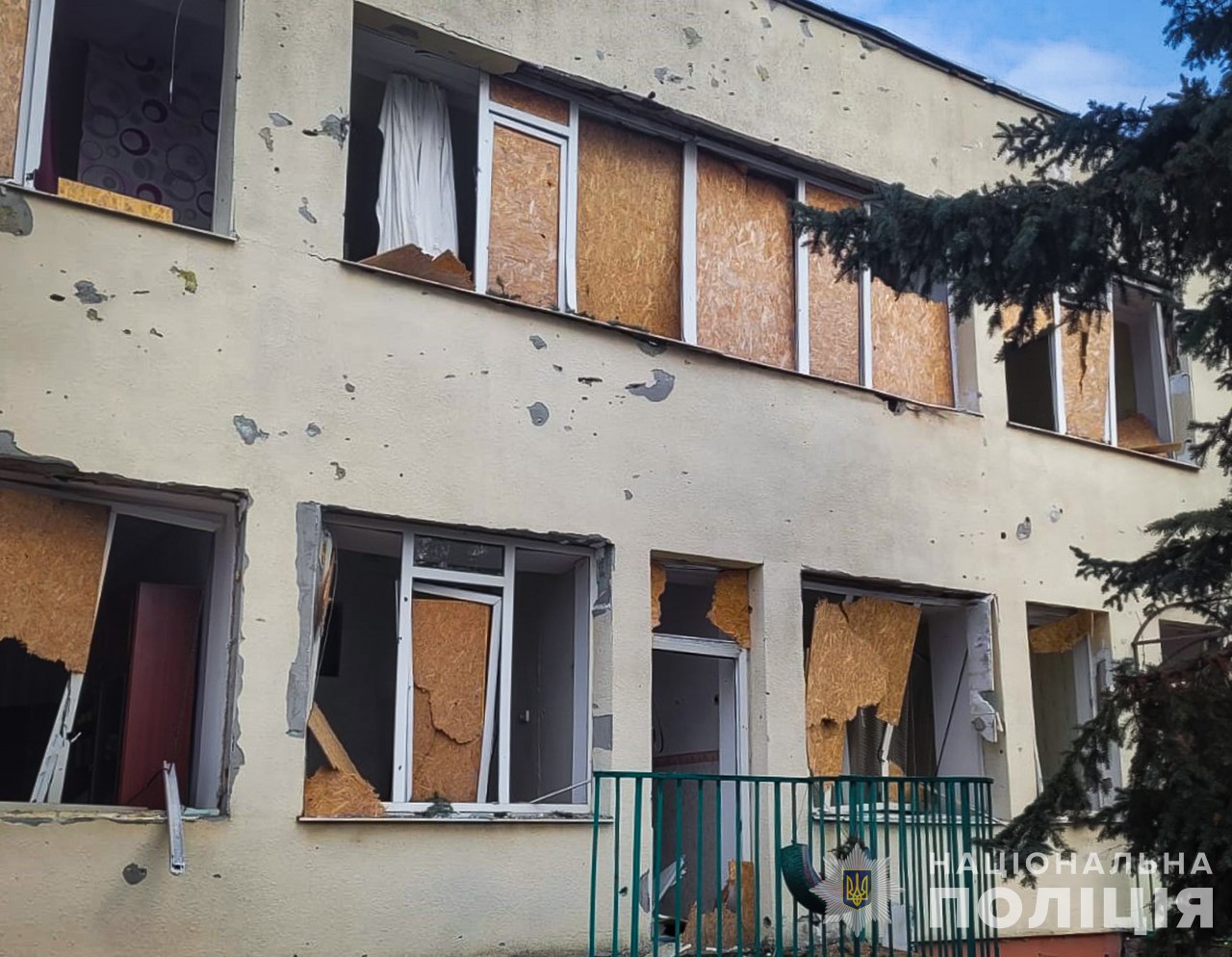 Повреждено детское учебное заведение: последствия вражеских ударов по Запорожской области 14 января, — ФОТО