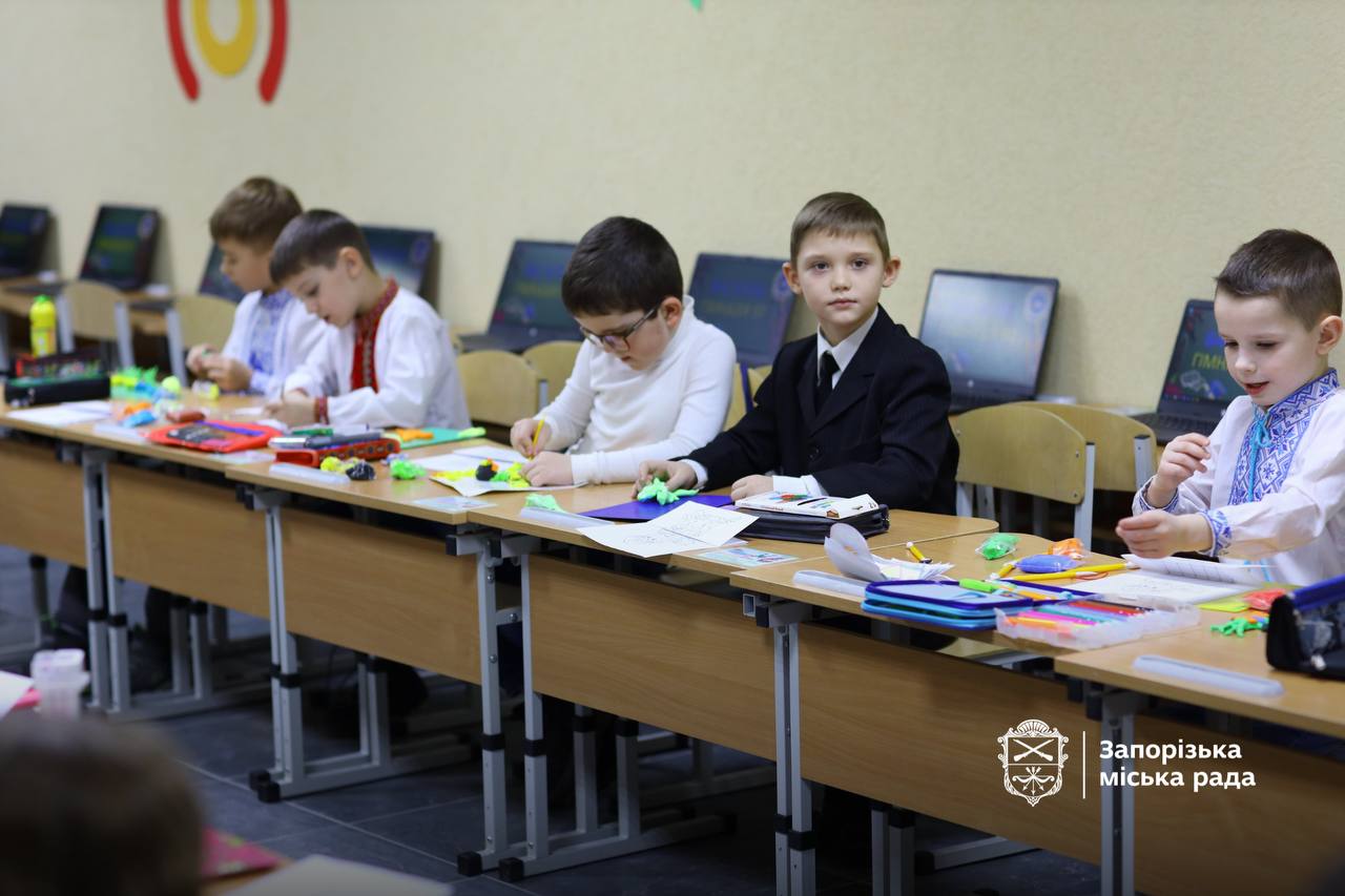 Будут учиться в смешанном формате: в Запорожье отремонтировали еще одно укрытие в учебном заведении, — ФОТО