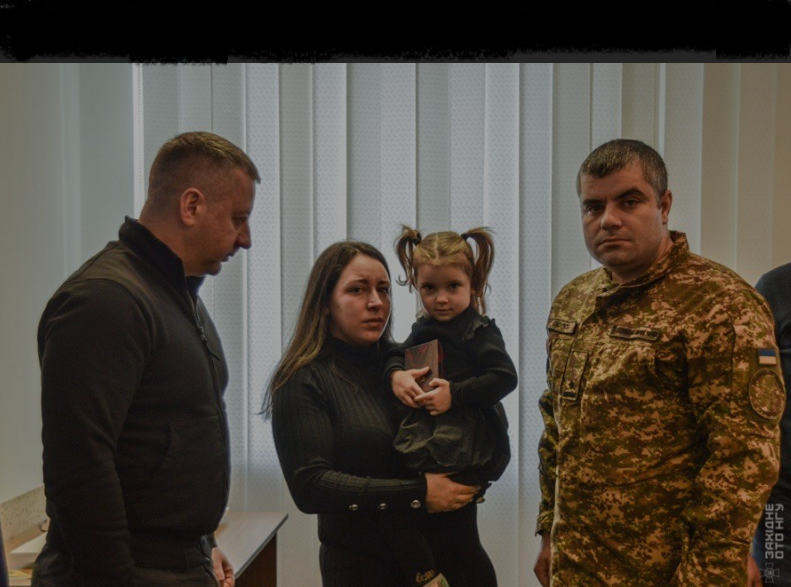 Выполнял боевые задания на Запорожском направлении: семье погибшего воина «Червоної Калини» вручили государственную награду, — ФОТО