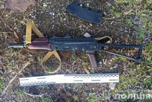 Продавала гранати та автомат: поліцейські затримали мешканку Запоріжжя, — ФОТО