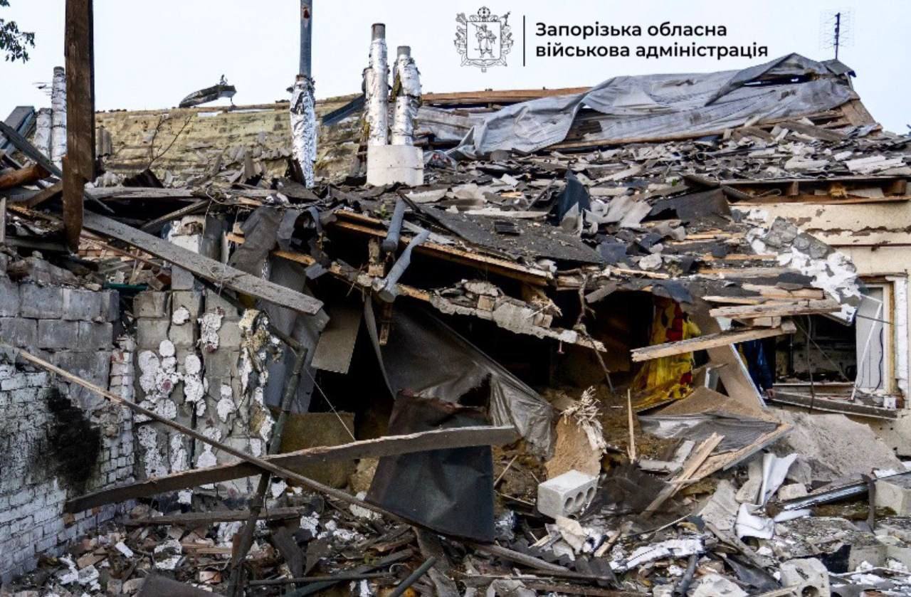 Під вогонь потрапили 11 населених пунктів Запорізької області: під час ударів по Таврійському загинув чоловік, при обстрілі Гуляйполя поранена жінка