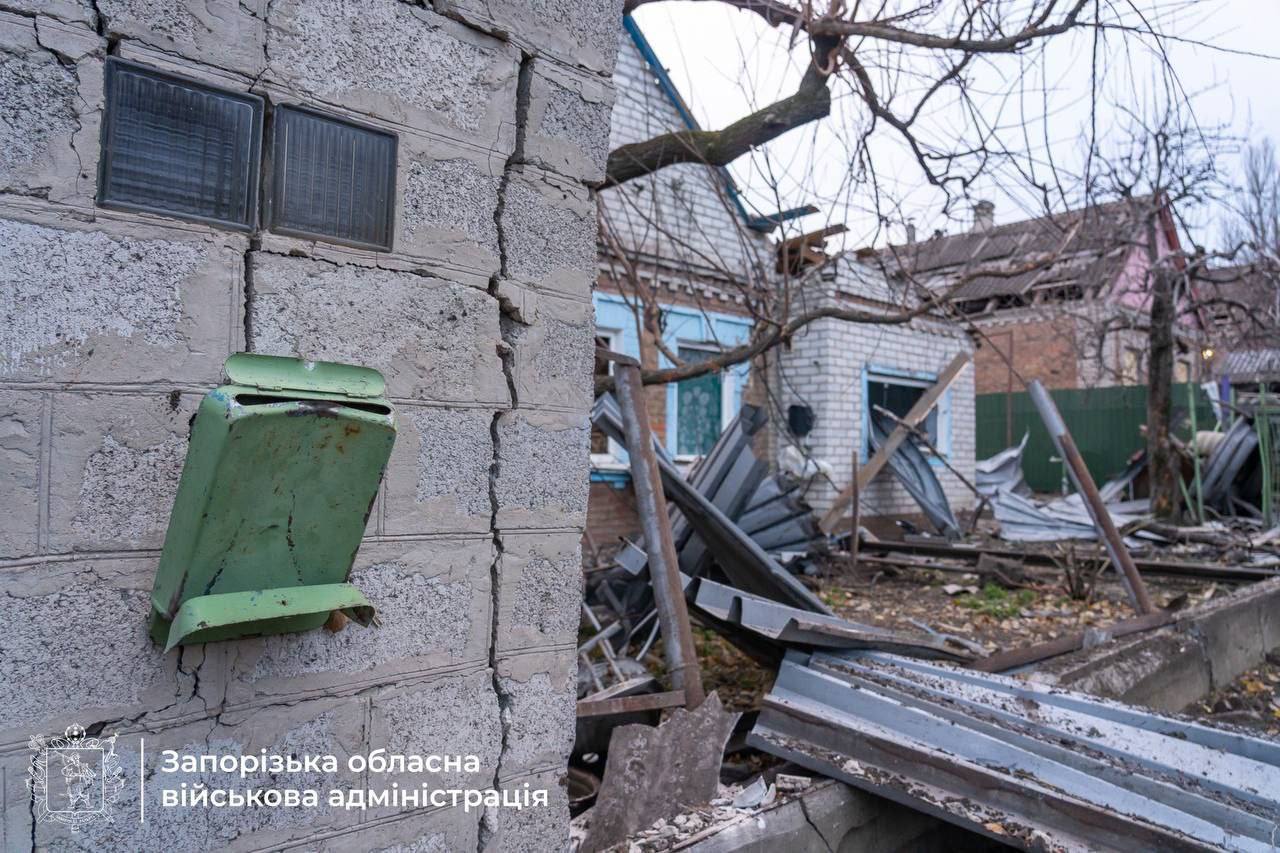 Повреждено 55 жилищ: враг нанес 448 ударов по Запорожской области