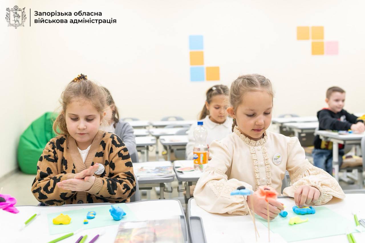 Діти повернулися за парти: у Запорізькій області відкрили п'яту підземну школу, — ФОТО, ВІДЕО