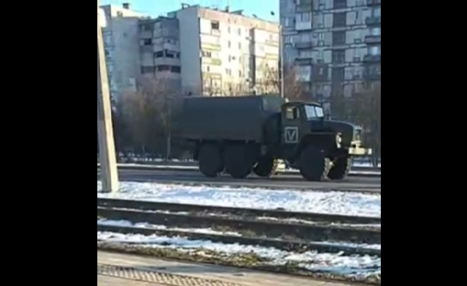 Окупанти перекидають паливні резервуари в бік окупованого Бердянська: можуть будувати нову нафтобазу, — ВІДЕО