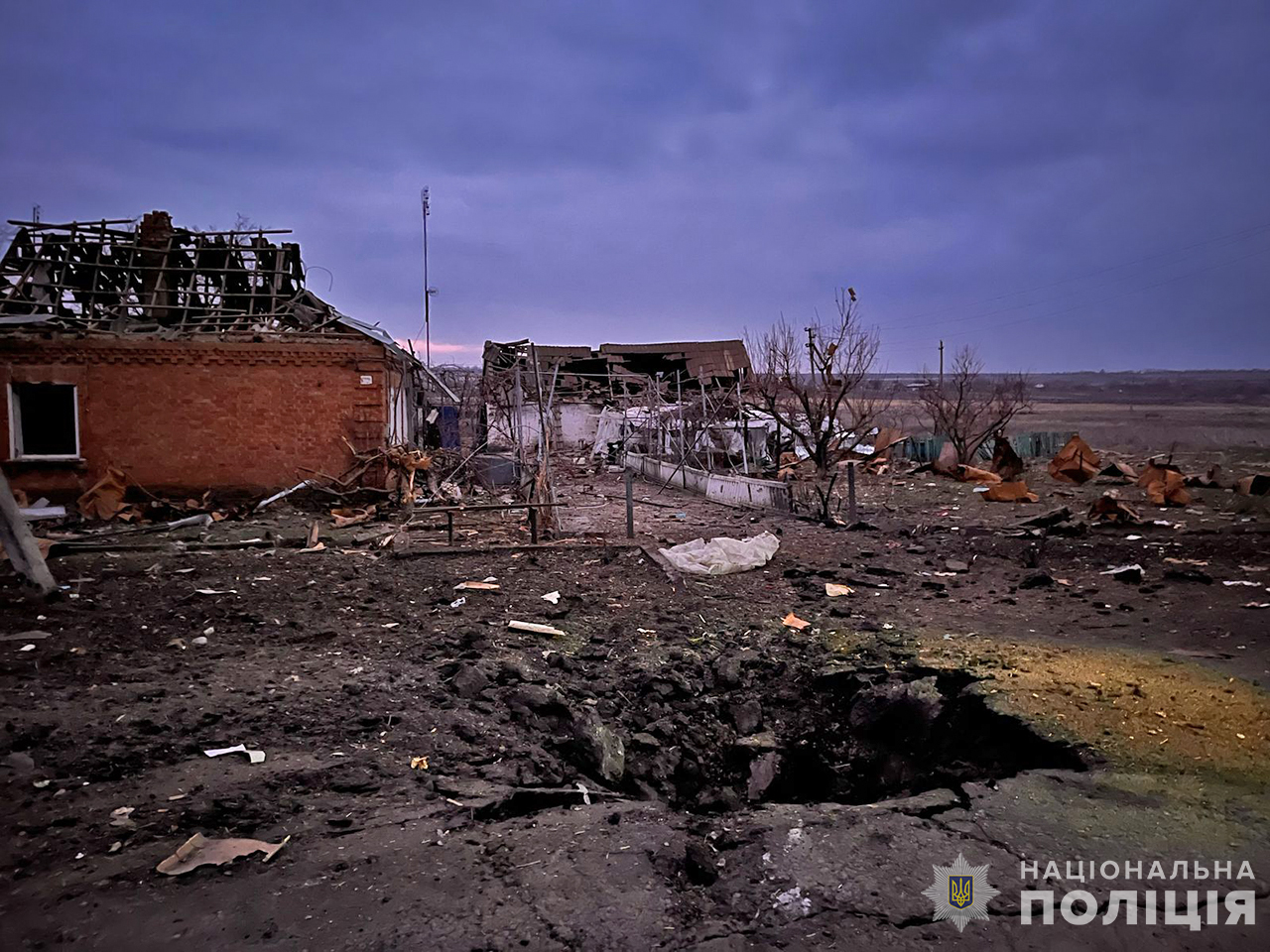 Б'ють по будинках та машинах людей: наслідки ворожих ударів по Запорізькій області, - ФОТО