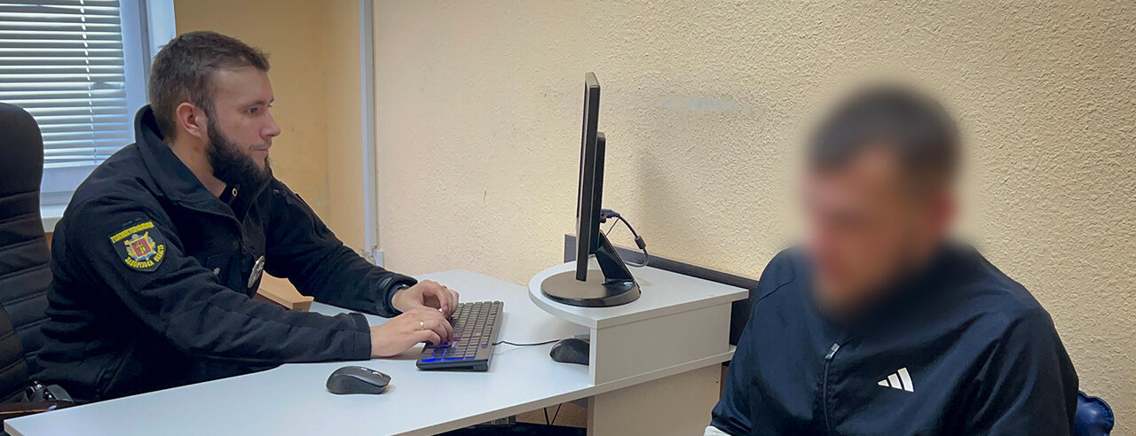 В подъезде запорожской многоэтажки обнаружили тело: полиция задержала подозреваемого, — ФОТО