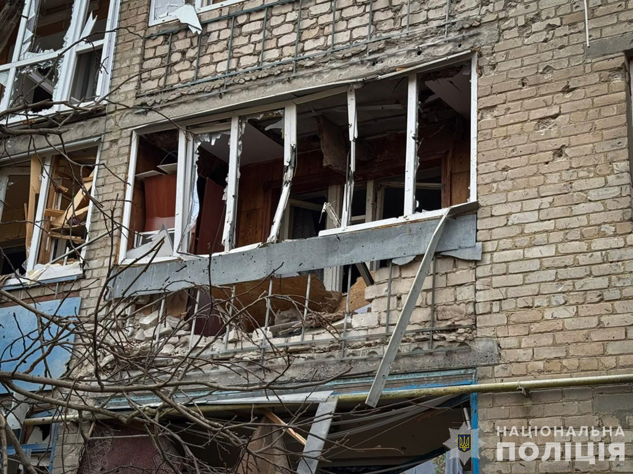 Поцілили безпілотником по багатоповерхівці: наслідки ворожих ударів по Запорізькій області 19 березня, — ФОТО