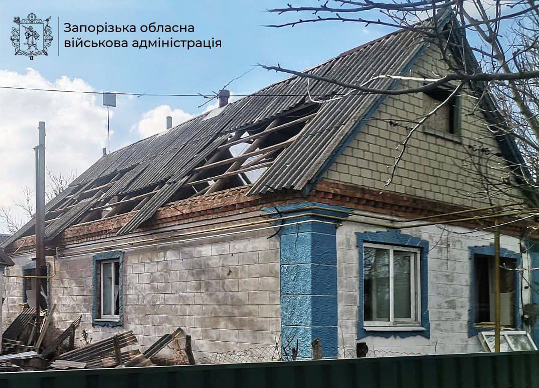 Под вражеским огнем были 12 населенных пунктов: враг нанес 522 удара по Запорожской области