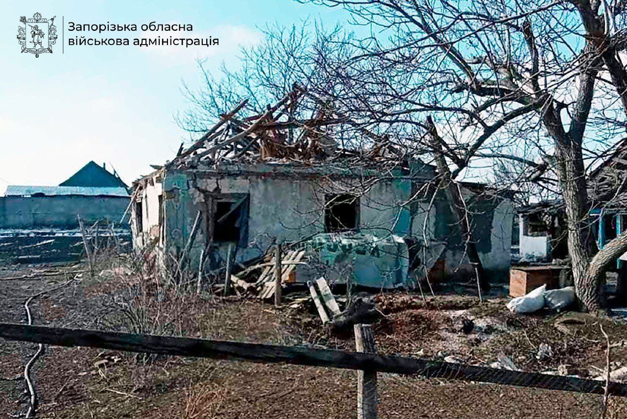 Під російськими обстрілами опинилися дев'ять запорізьких міст та сіл за добу: пошкоджені квартири, будинки та авто