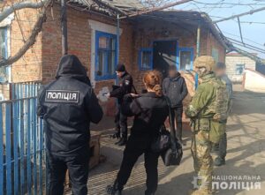 Знайшли понад два кілограми наркотиків: у Запоріжжі затримали торгівця канабісом, — ФОТО