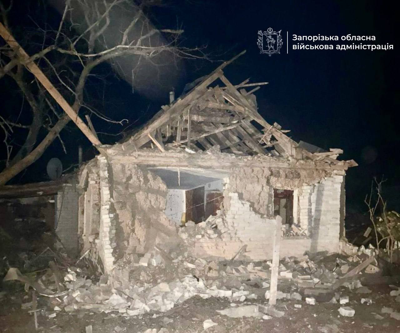 Враг нанес удары по Запорожью и Камышевахе: пострадали люди