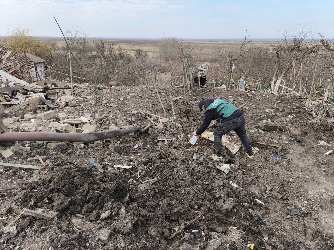 Після удару по Запорізькому району обстежили ще одну ділянку: забруднено 400 квадратних метрів території, — ФОТО
