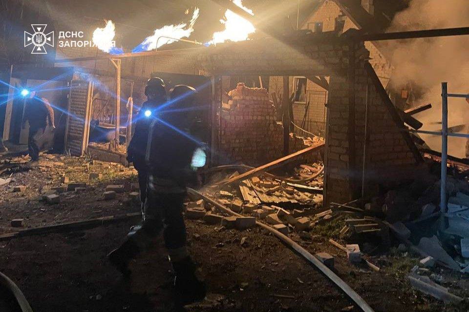 Ночью враг ударил по Запорожью и району «шахедами»: ранена женщина, — ФОТО, ВИДЕО