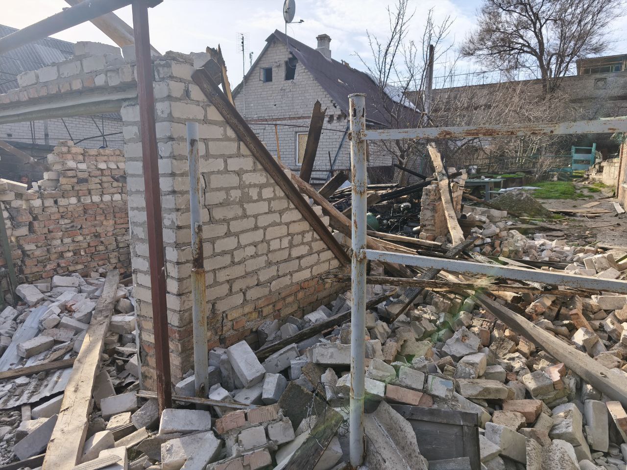 Понад 310 квадратних метрів забрудненої території: екологи розповіли про наслідки ударів по двом районам Запоріжжя, — ФОТО