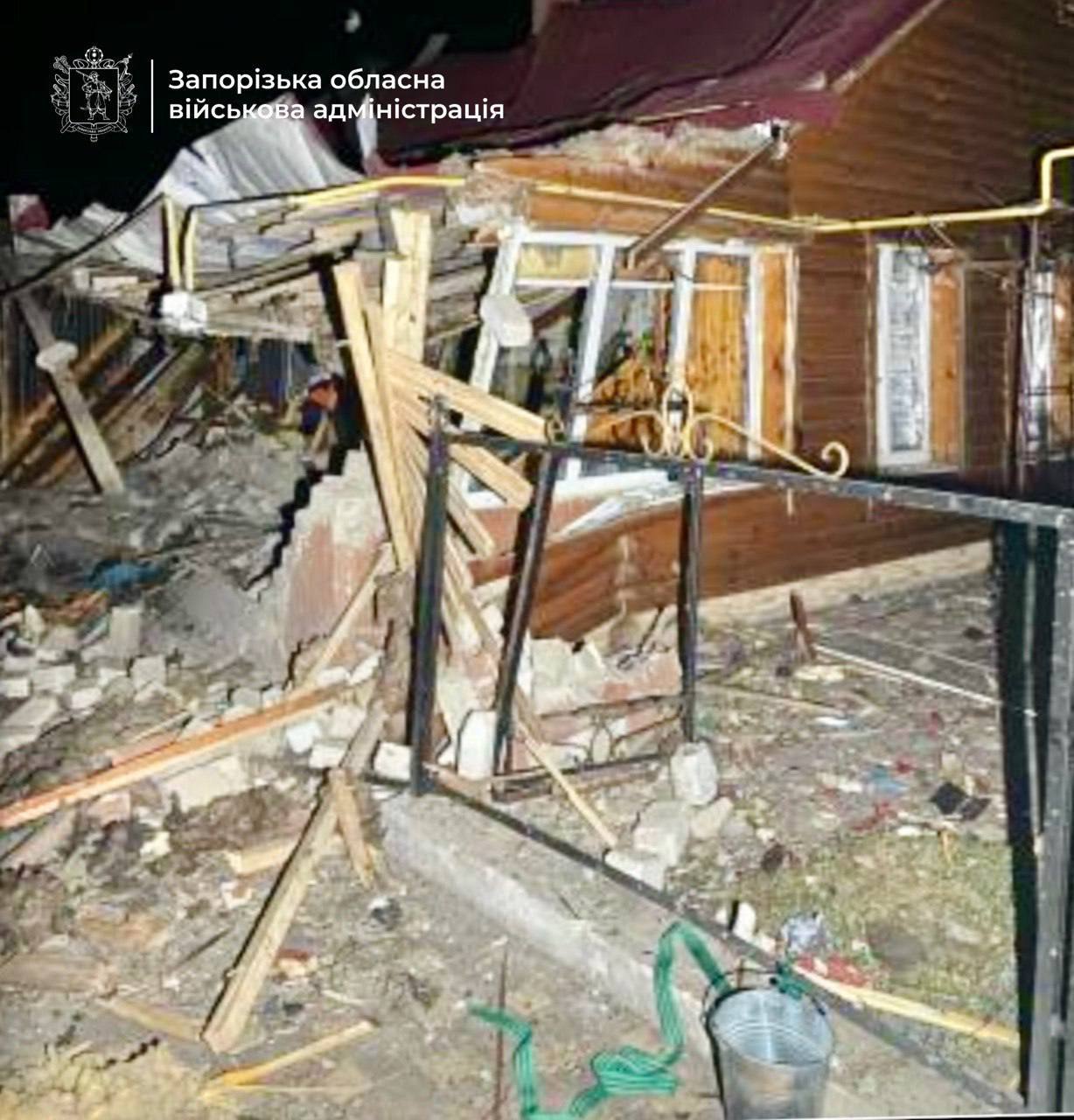 Ворог вдарив «шахедами» по Запорізькому району: поранені жінка та чоловік