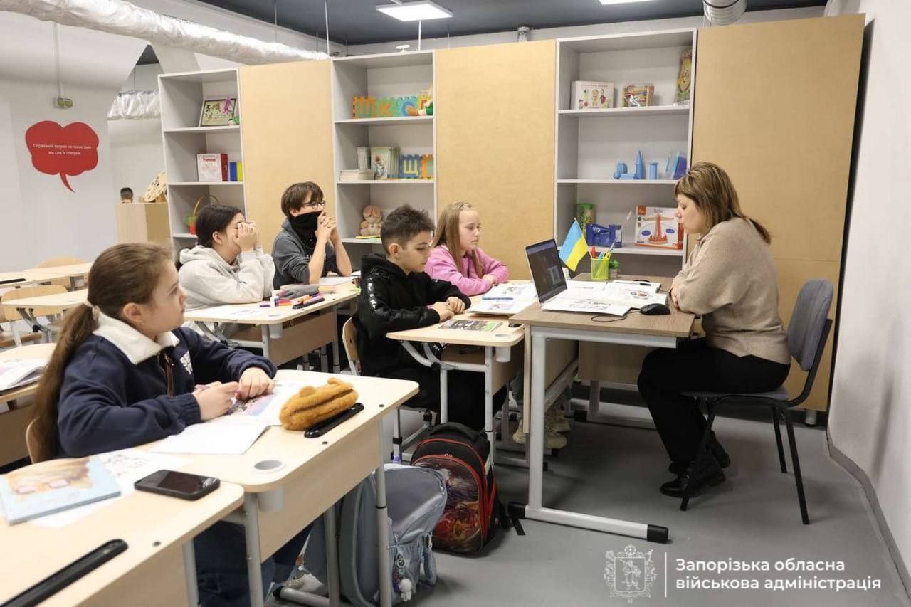 Стартовало офлайн обучение: ученики гимназии в Южном микрорайоне Запорожья вернулись за парты, — ФОТО