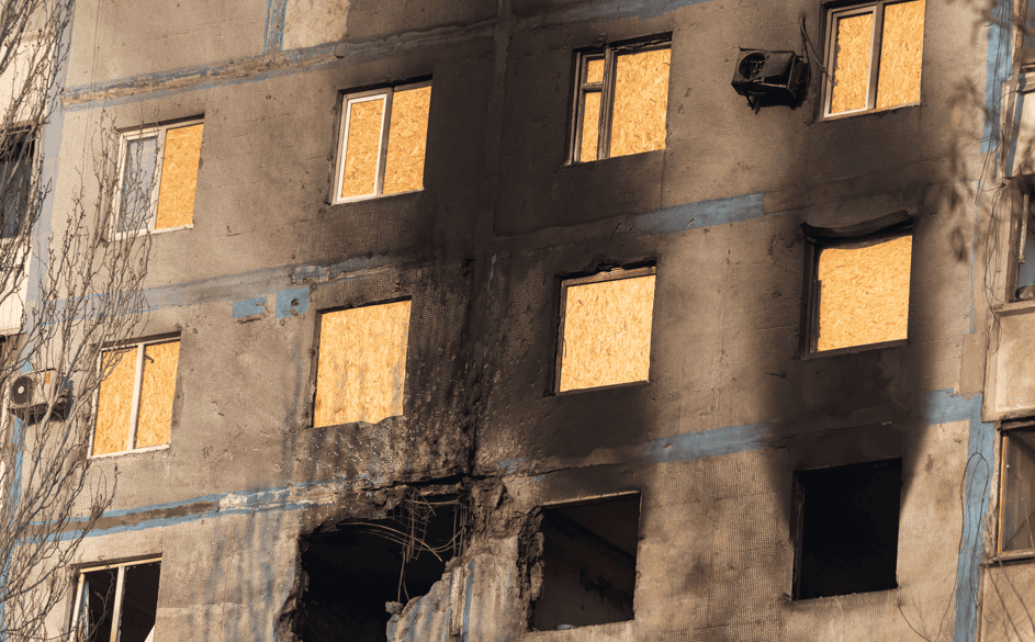 «Вікна повилітали, почала горіти квартира знизу»: запоріжці розповідають про недавній удар по місту, — ФОТО, ВІДЕО
