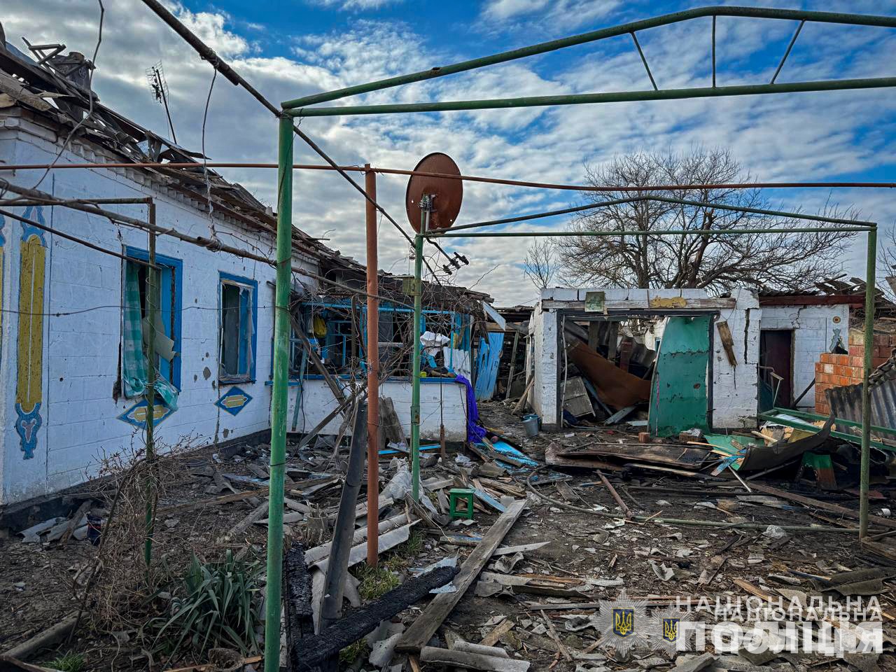 Атакували FPV-дронами будинки та машину: наслідки ворожих ударів по Запорізькій області 30 березня, — ФОТО