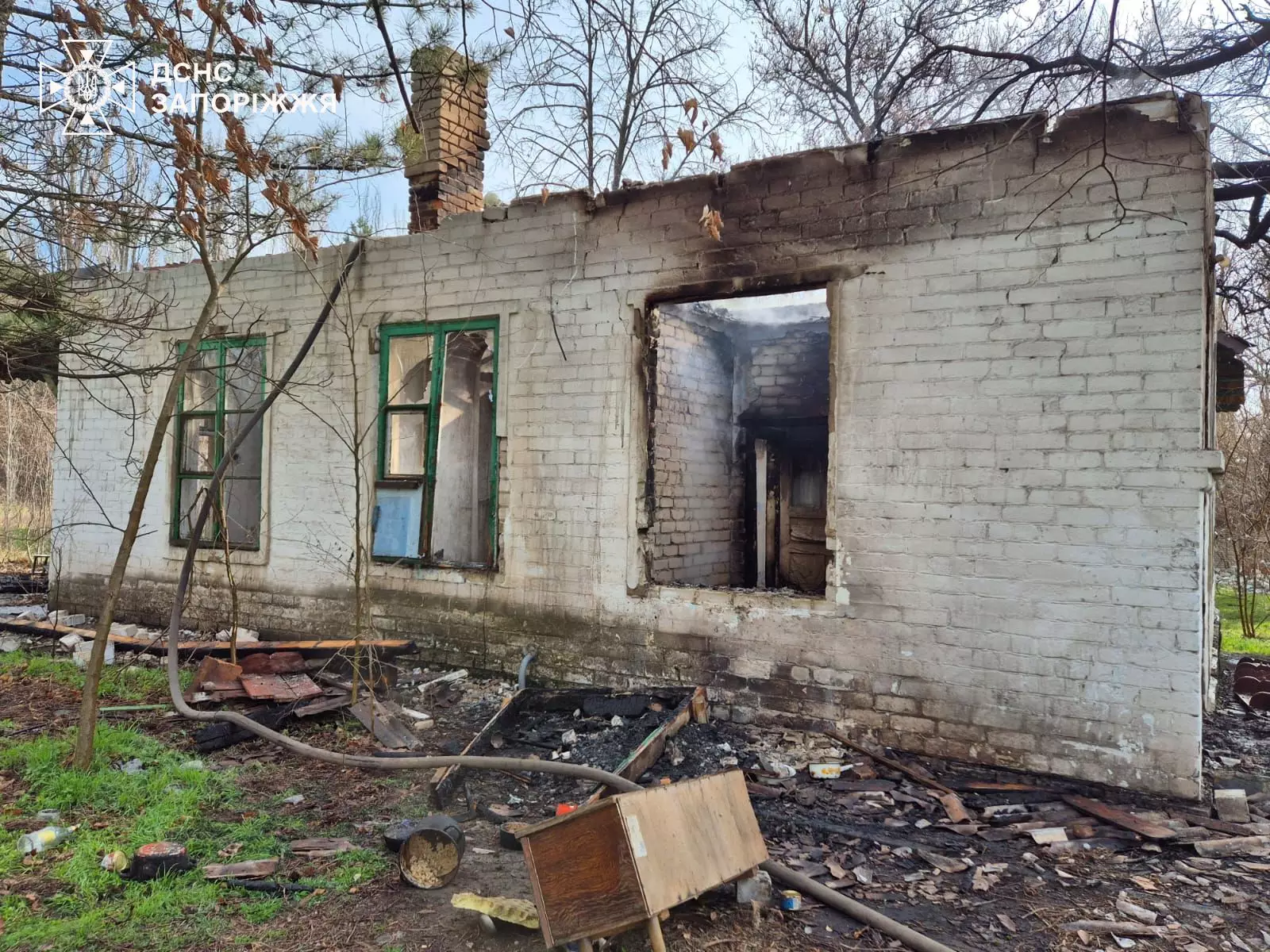 Горіла будівля: у Запоріжжі на місці пожежі знайшли мертвими двох чоловіків