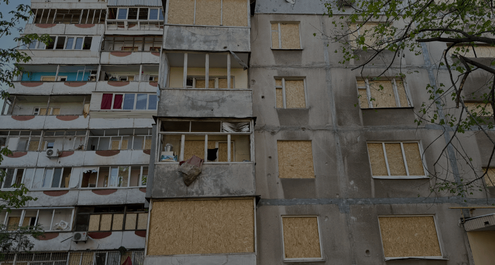 «Дитина отримала осколкові поранення, у квартирі сильні руйнування»: запоріжець розповів про удар по місту 22 квітня, — ФОТО, ВІДЕО