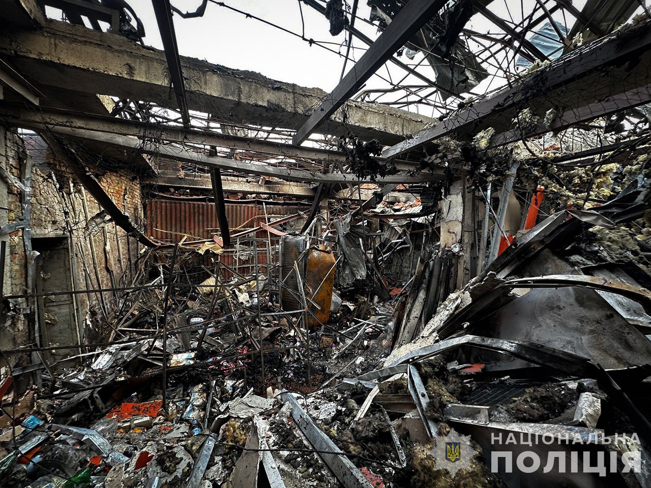 Враг нанес по Запорожской области более 300 ударов, ранены два человека: последствия обстрелов 3 апреля, — ФОТО