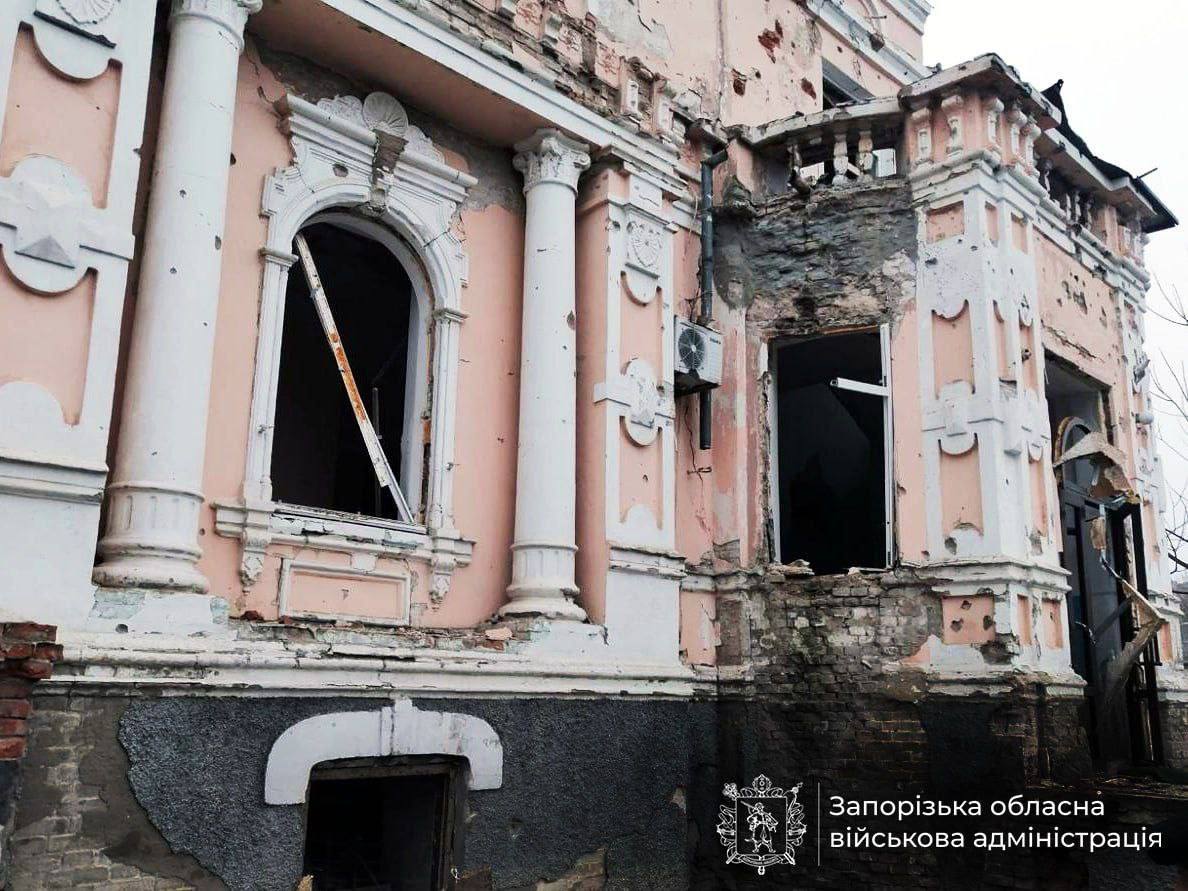 Під вогнем були 13 населених пунктів: ворог завдав 407 ударів по Запорізькі області