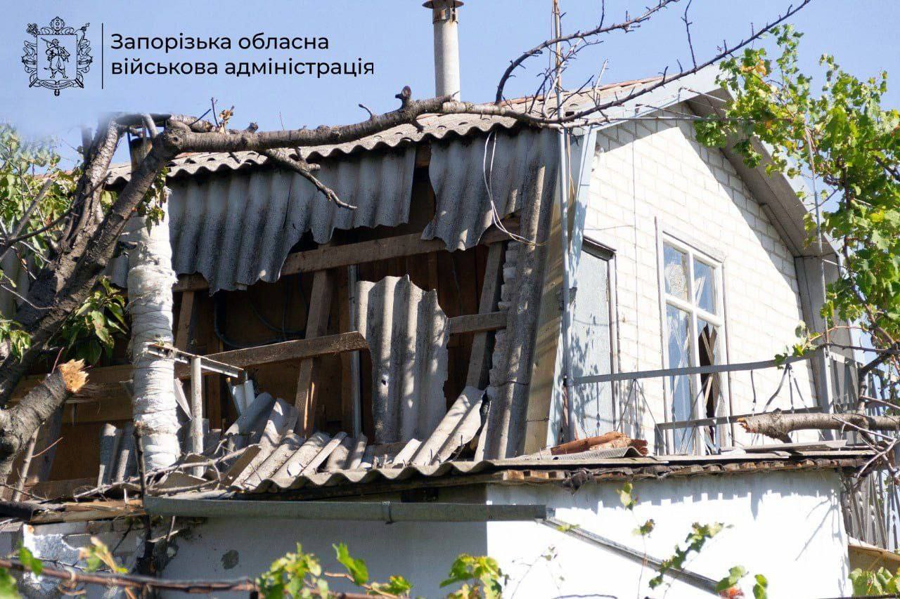 Атакували дронами та били з авіації: окупанти завдали 354 удари по Запорізькій області