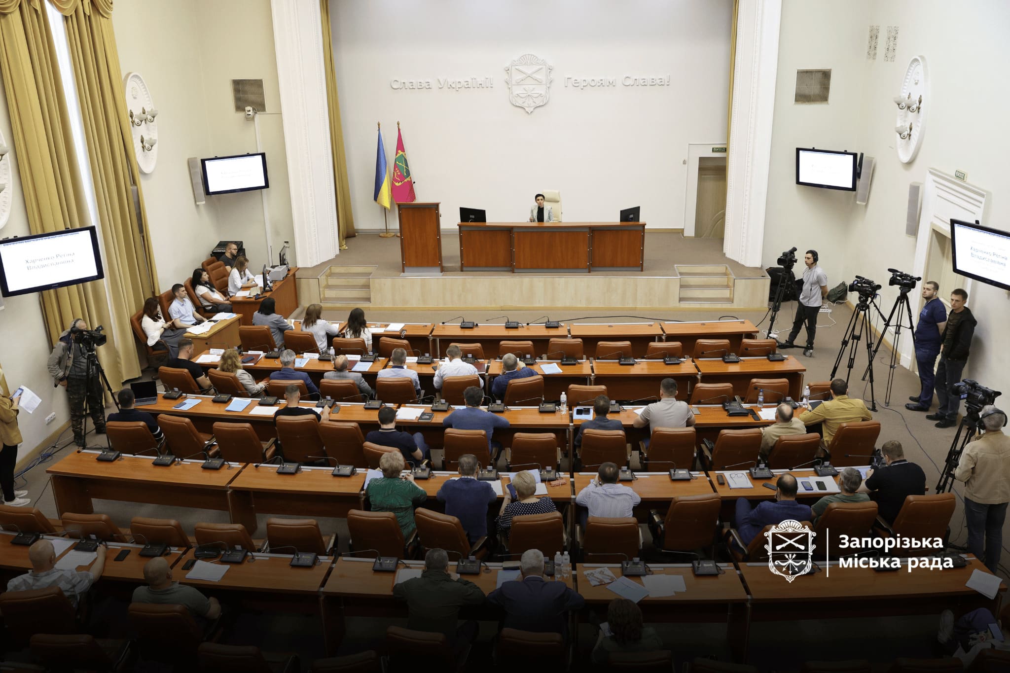 Ликвидация последствий агрессии РФ, строительство укрытия и приобретение жилья: в Запорожье внесли изменения в бюджет города
