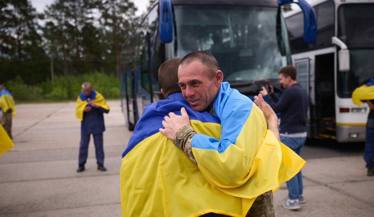 З російського полону повернули ще десятьох бійців з Запорізької області, — ФОТО, ВІДЕО