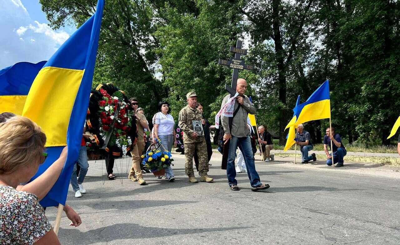 Вільнянська громада провела в останню путь бійця Юрія Лисенка, який загинув у жовтні 2023 року поблизу Кліщіївки, — ФОТО