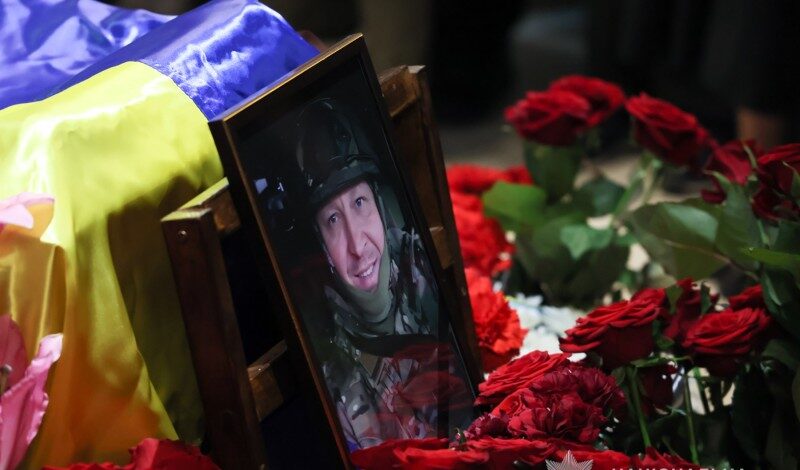 Загинув під час бойового завдання: у Запоріжжі провели в останню путь поліцейського Григорія Кожуховського, — ВІДЕО