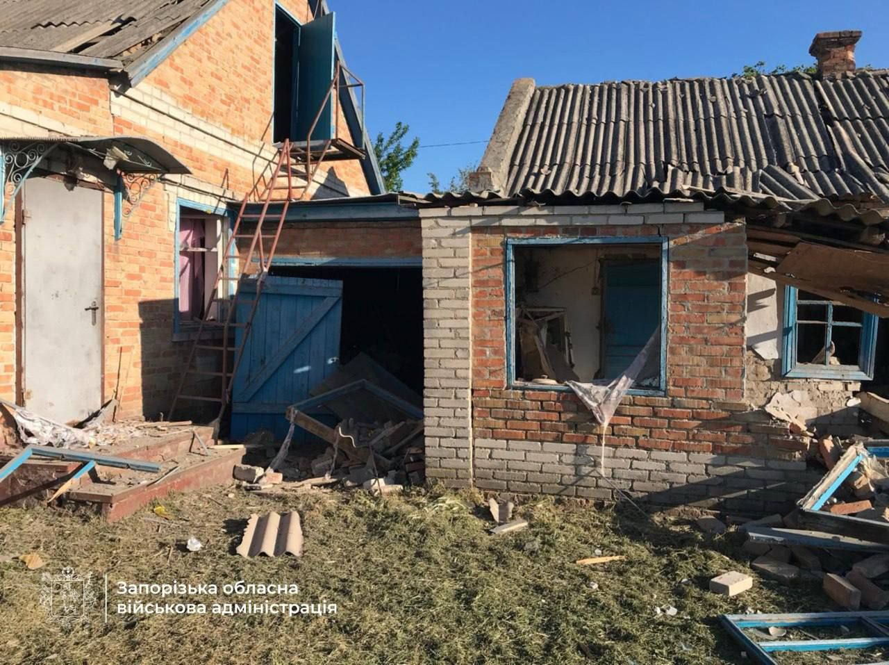 Російські війська обстріляли 16 запорізьких міст та сіл за добу: є руйнування та поранені