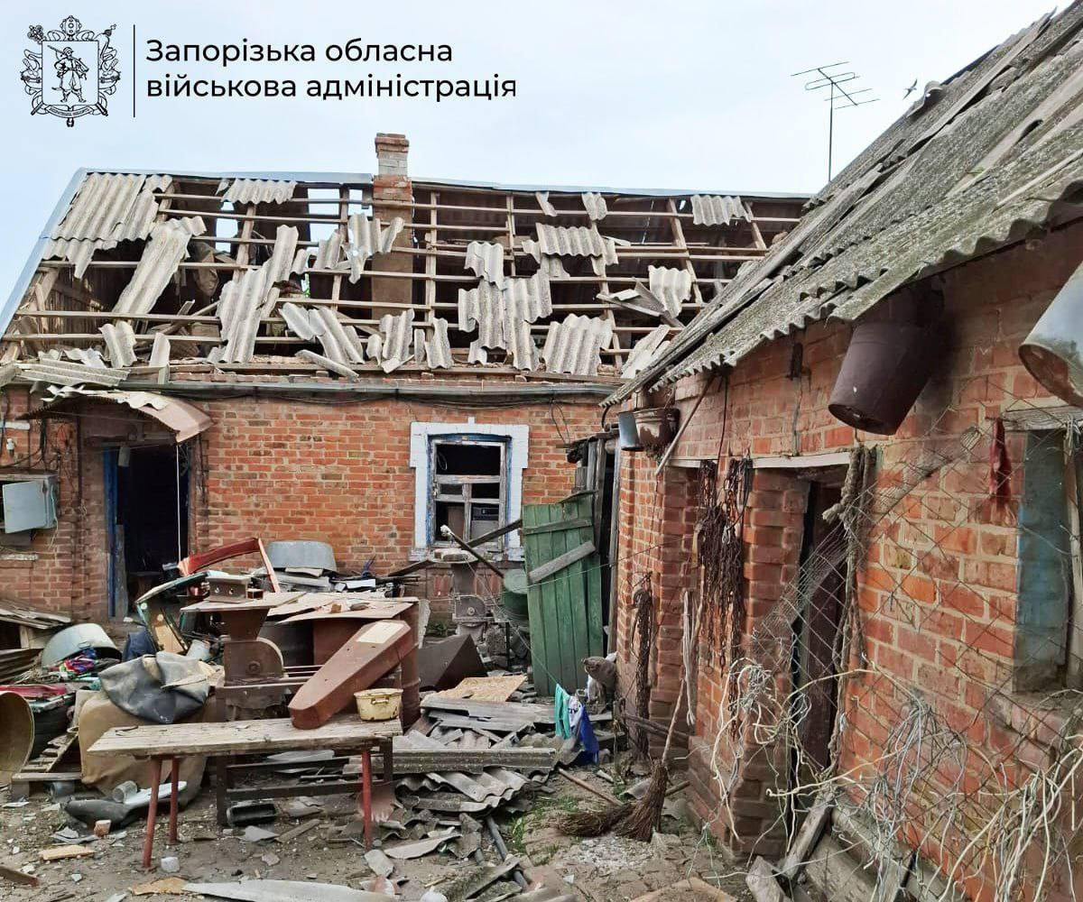 Ворог обстріляв 14 запорізьких міст та сіл за добу: пошкоджені приватні будинки та об'єкти інфраструктури
