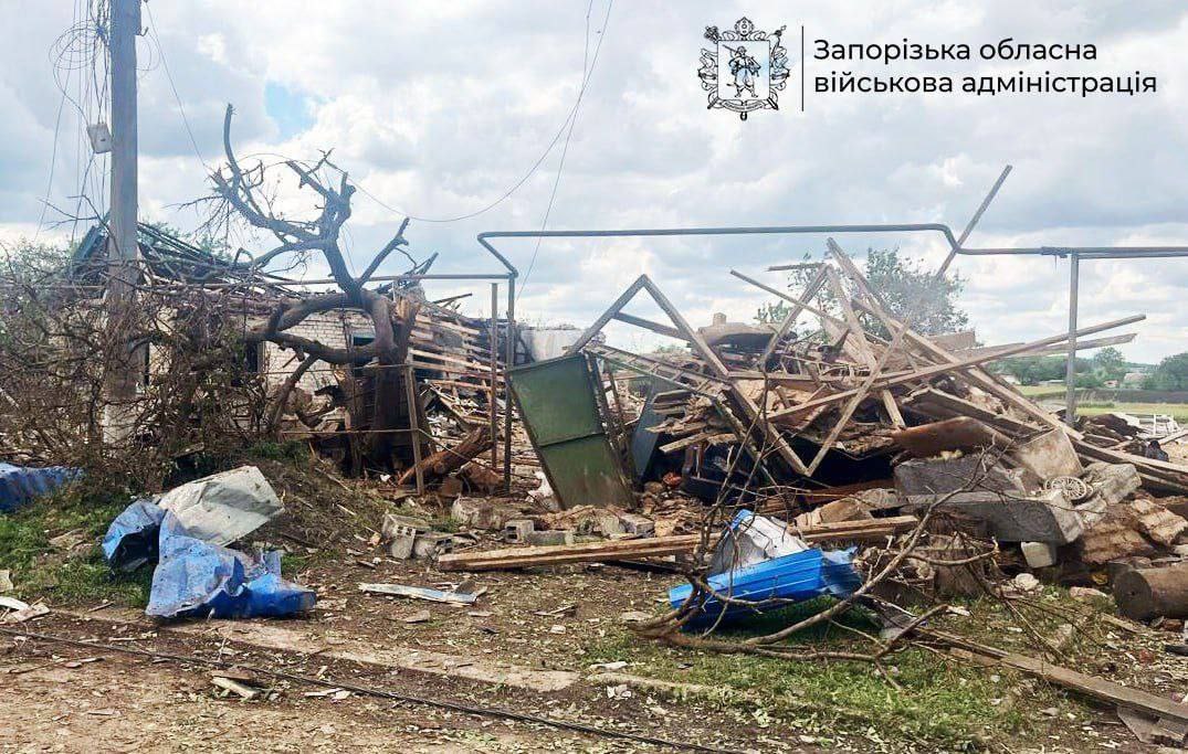 Під ударами російських військ знаходилися 14 запорізьких міст та сіл: під час ворожої атаки поранено чоловіка