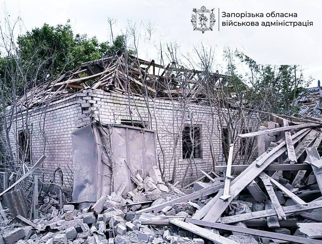 Під удари ворожих військ потрапили 14 запорізьких населених пунктів за добу: надійшло 25 повідомлень про пошкодження