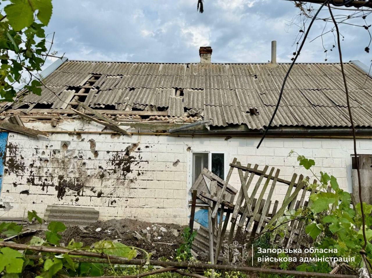Ворог бив по одинадцяти запорізьких містах та селах: надійшло 13 повідомлень про пошкодження