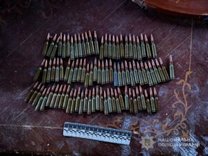 В Запорізькій області затримали чотирьох чоловіків, які причетні до незаконного обігу вогнепальної зброї та боєприпасів, — ФОТО