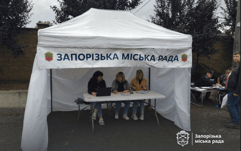 После ночных обстрелов в Запорожье повреждены 17 домов и семь автомобилей