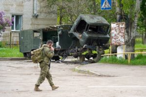 Загарбники посилюють тиск на жителів окупованих Пологів: змушують брати російські паспорти і перереєстровувати майно